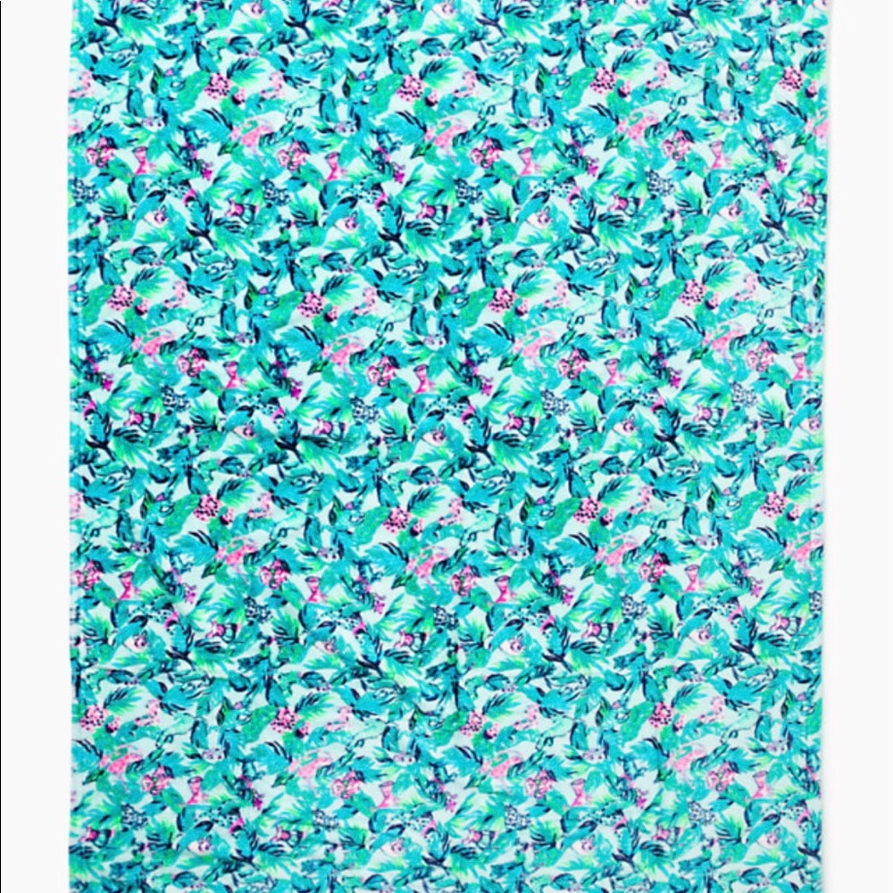 Brand New Lilly Pulitzer Fleece Blanket in Barking Up The Palm Tree 47”x63” - Picture 2 of 7